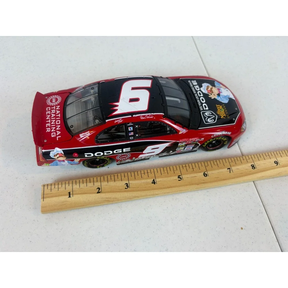 Bill Elliott 9 Dodge Muppets Swedish Chef 1:24 Diecast Action Performance 2002